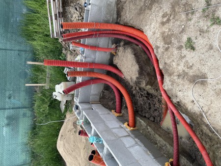 Instalace flexi trubek do základové desky