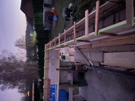 Stavba bednění pro ŽB věnec v 1.NP